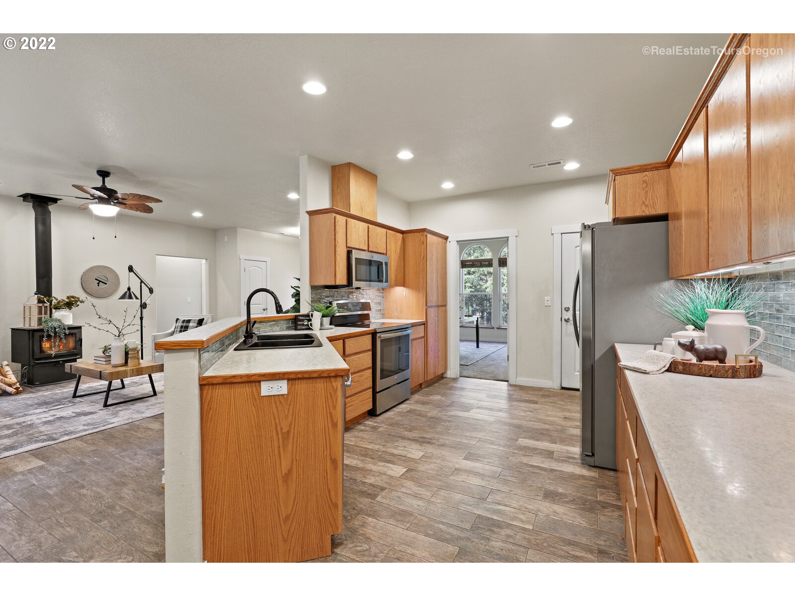 12380 Northeast Red Hills Road Newberg, OR 97132 - Photo 9 of 32 Gallery Image 9
