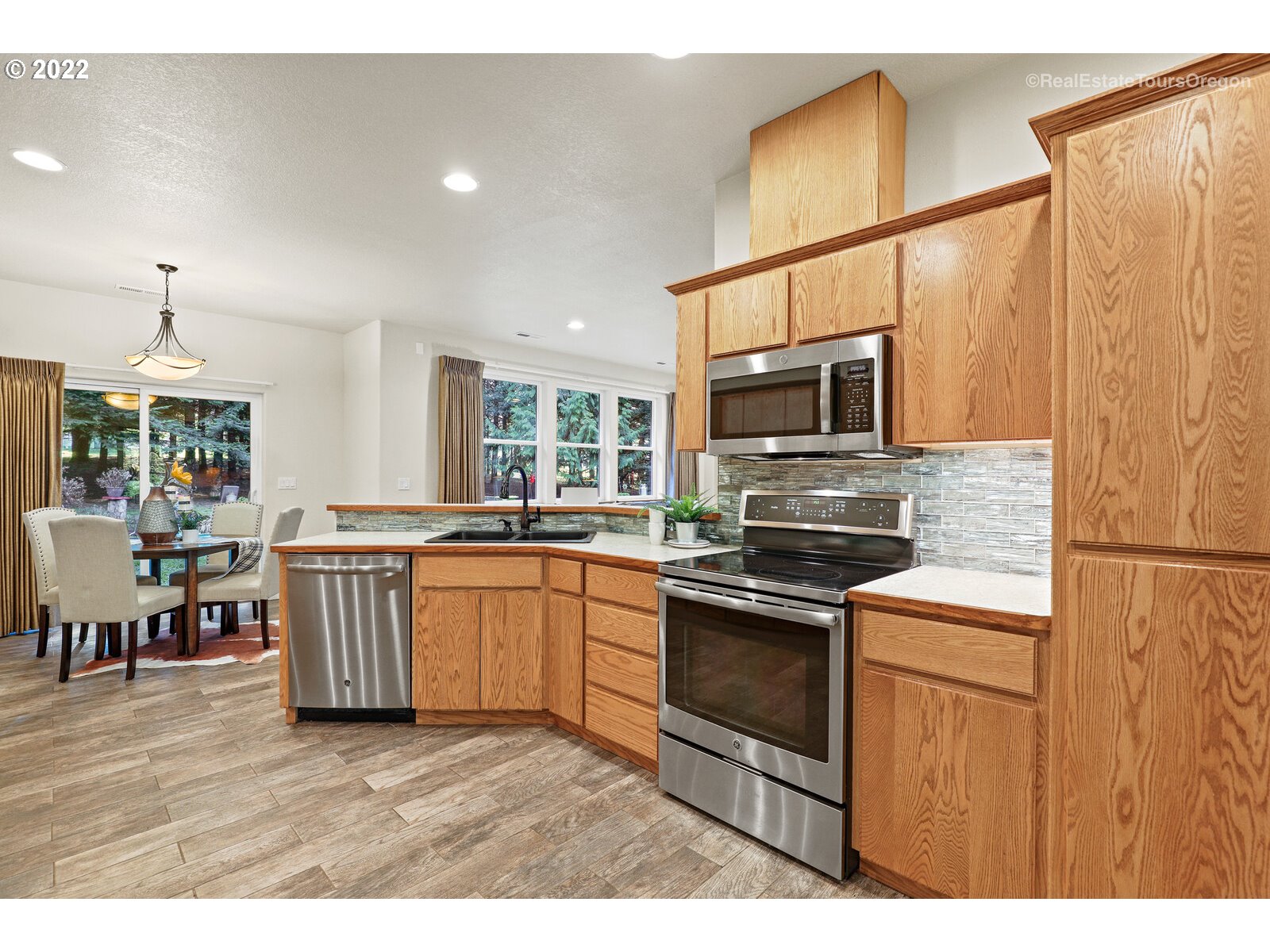 12380 Northeast Red Hills Road Newberg, OR 97132 - Photo 10 of 32 Gallery Image 10