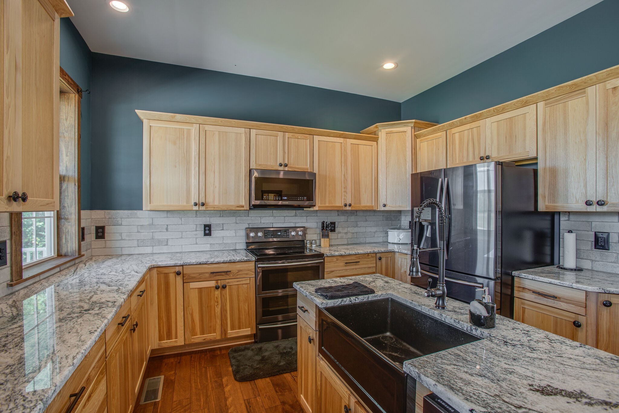 103 Heath Branch Road Chapel Hill, TN 37034 - Photo 15 of 49 a kitchen with a sink stove and refrigerator
