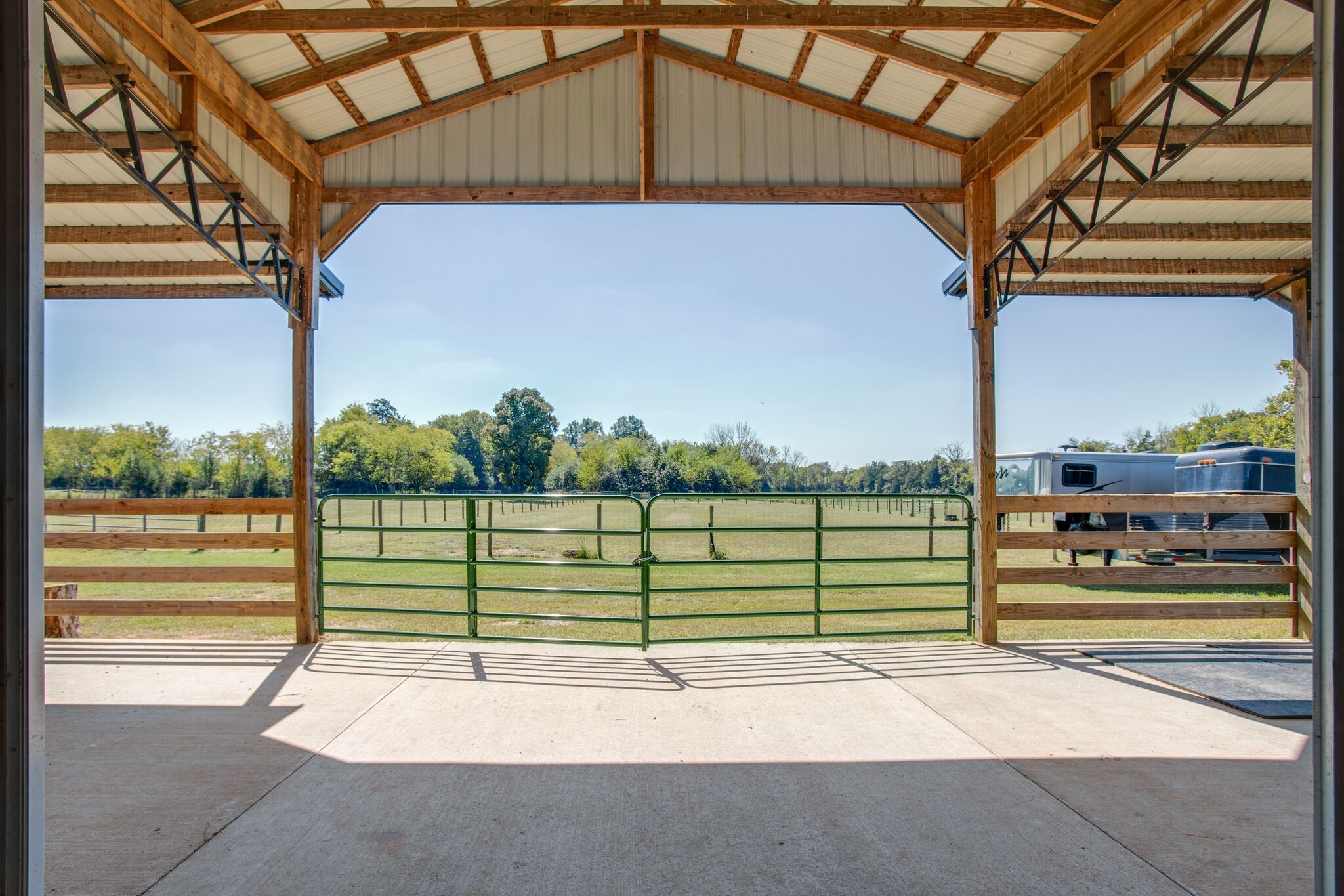 103 Heath Branch Road Chapel Hill, TN 37034 - Photo 30 of 49 a view of a street with a building in the background
