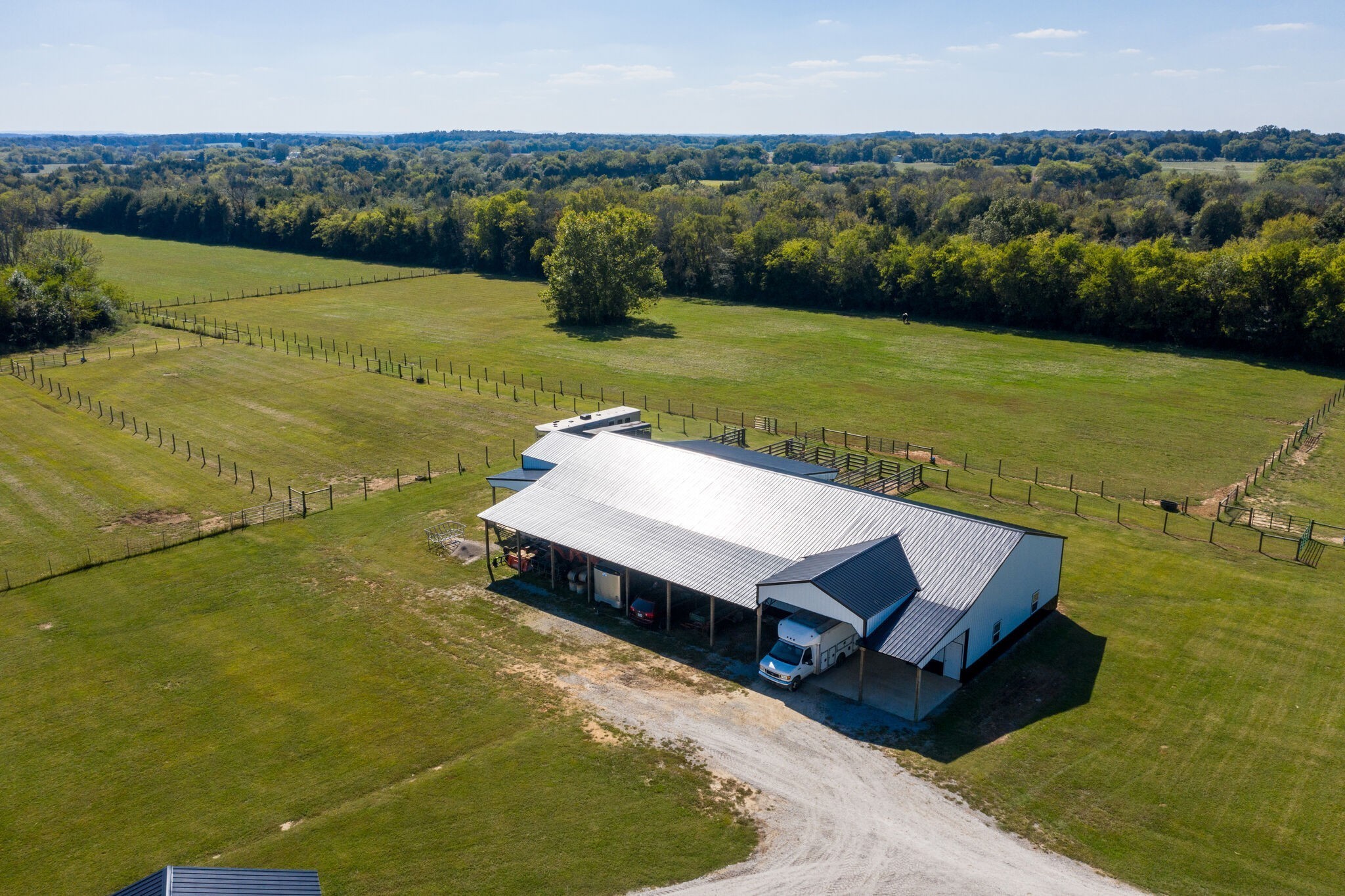 103 Heath Branch Road Chapel Hill, TN 37034 - Photo 44 of 49 a view of a garden with an ocean