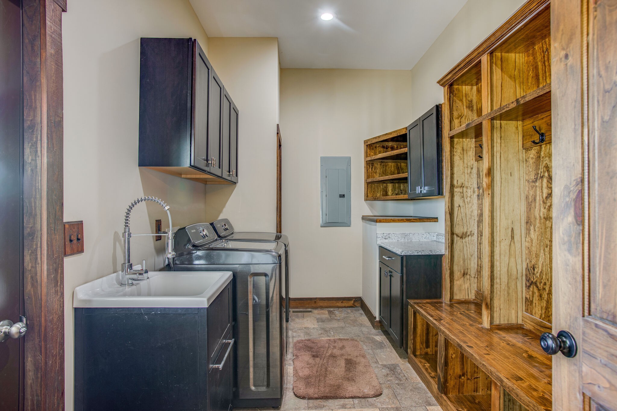 103 Heath Branch Road Chapel Hill, TN 37034 - Photo 9 of 49 a kitchen with a sink stove and refrigerator