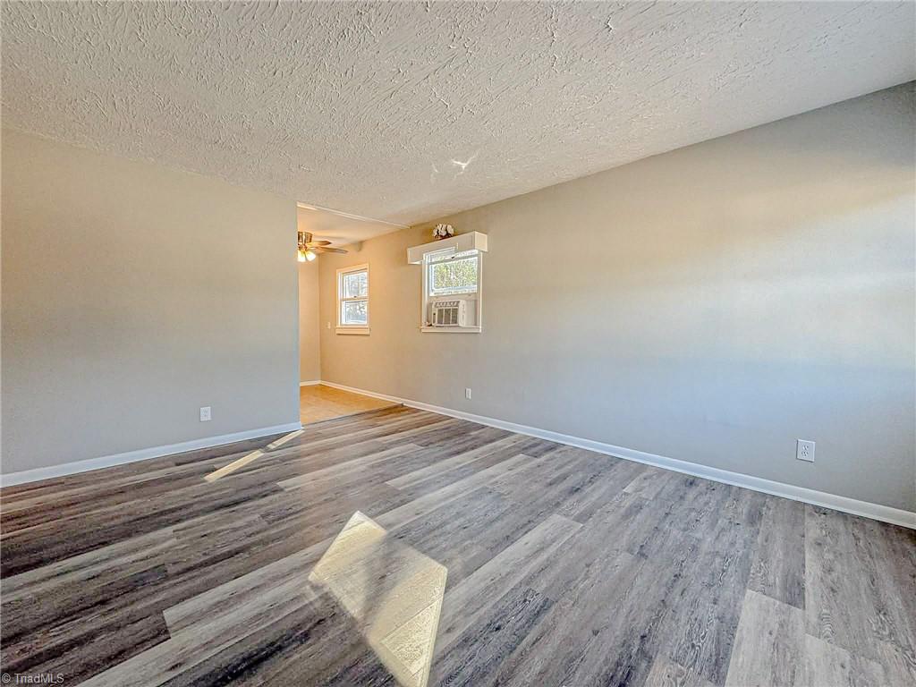 1012 Meadowbrook Boulevard High Point, NC 27260 - Photo 4 of 18