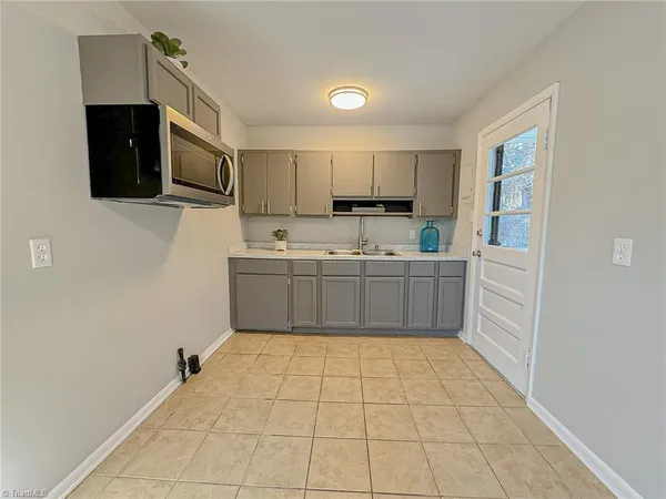 $159,900 | 1012 Meadowbrook Boulevard, High Point, NC 27260