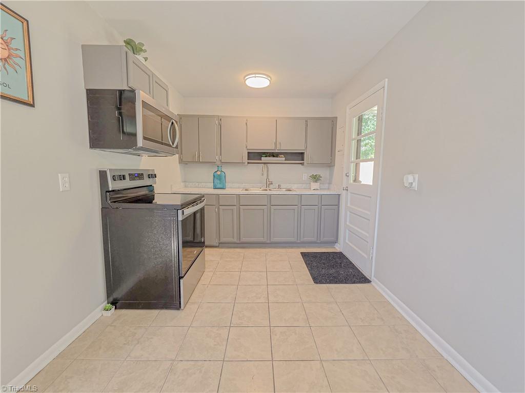 1012 Meadowbrook Boulevard High Point, NC 27260 - Photo 6 of 18