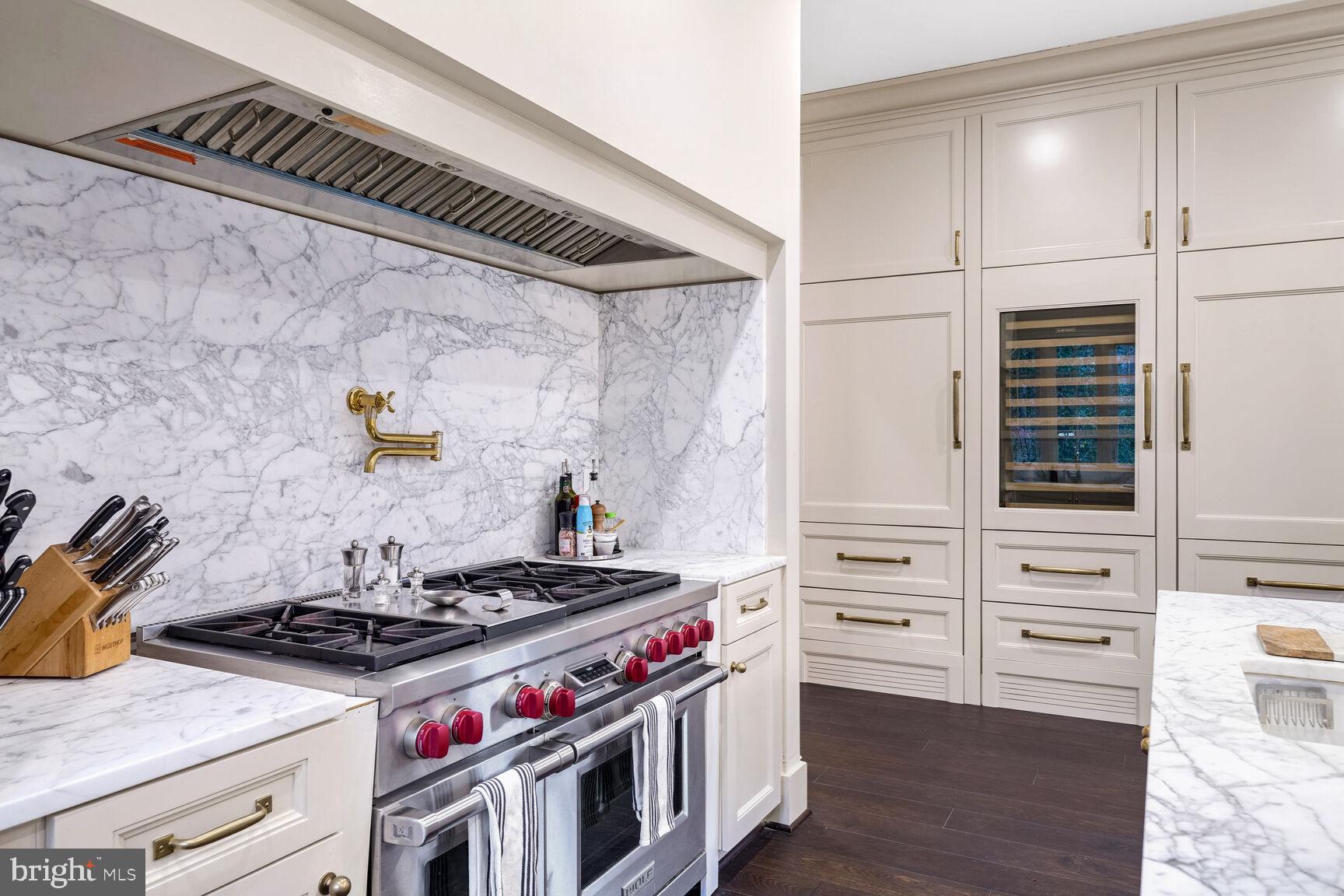 4825 Dexter Terrace Northwest Washington, DC 20007 - Photo 14 of 56