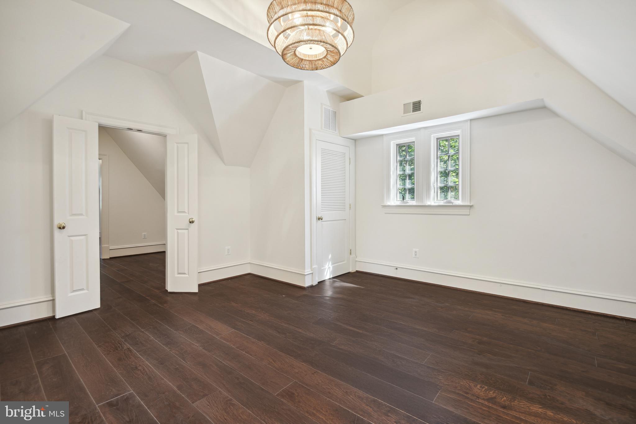 4825 Dexter Terrace Northwest Washington, DC 20007 - Photo 35 of 56