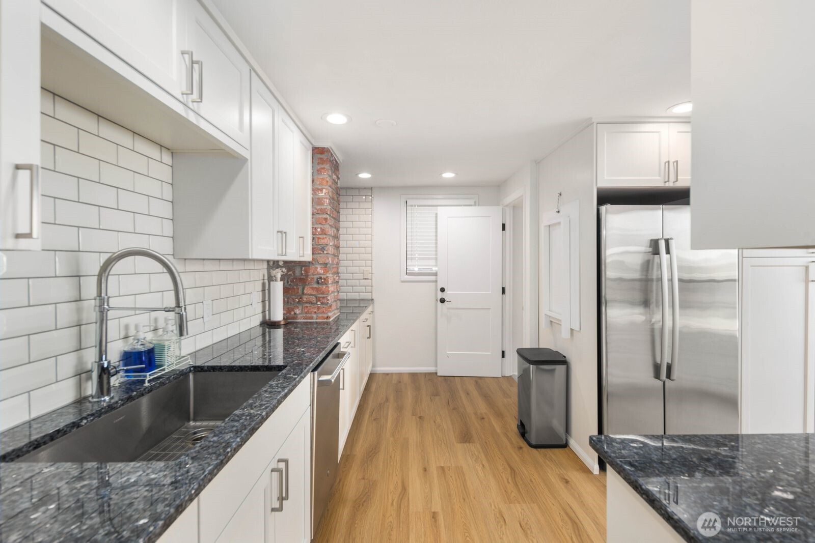 7132 34th Avenue Southwest Seattle, WA 98126 - Photo 11 of 31