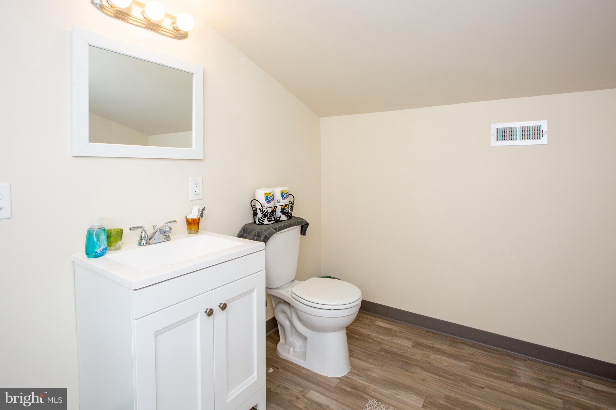 25 Alton Road Hamilton, NJ 08619 - Photo 18 of 22 Gallery Image 18