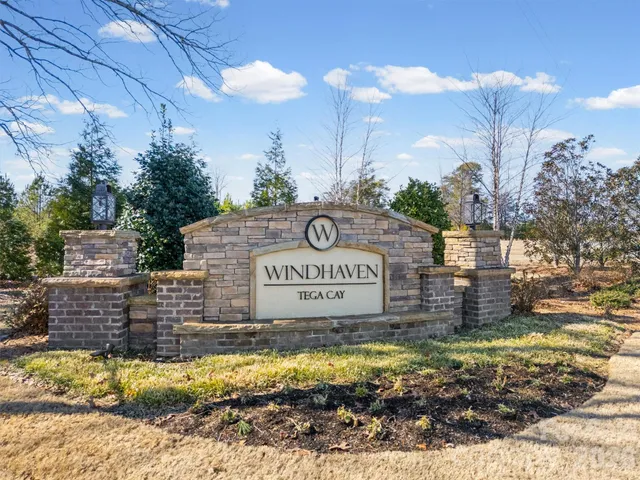 $379,000 | 5024 Moss Pine Way, Tega Cay, SC 29708