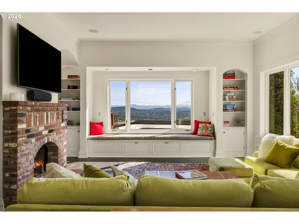 $2,195,000 | 806 Southwest Davenport Street, Portland, OR 97201