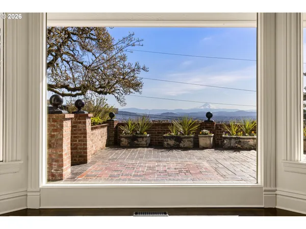 $2,195,000 | 806 Southwest Davenport Street, Portland, OR 97201