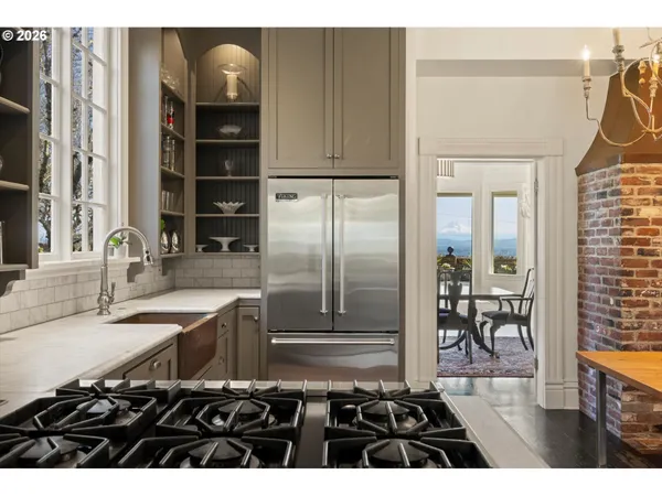 $2,195,000 | 806 Southwest Davenport Street, Portland, OR 97201