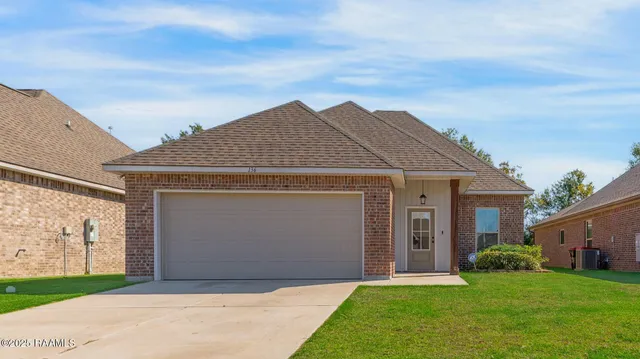 $1,900 | 136 Lightbourne Drive, Lafayette, LA 70506