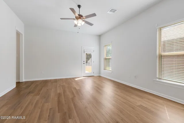 $1,900 | 136 Lightbourne Drive, Lafayette, LA 70506