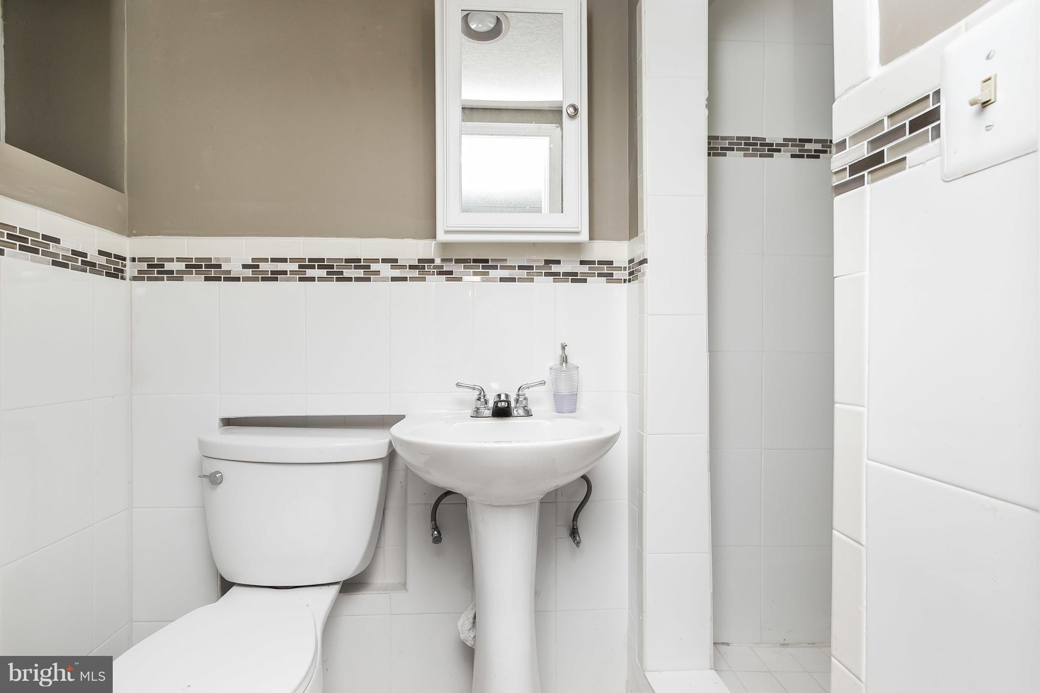 1602 Ralworth Road Baltimore, MD 21218 - Photo 18 of 21 Bath