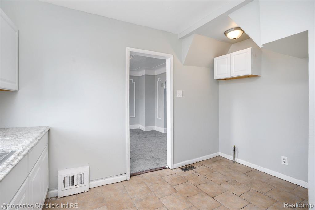 15095 Prest Street Detroit, MI 48227 - Photo 7 of 14