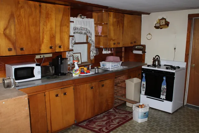 $60,000 | 640 Frenchville Road, Ashland, ME 04732