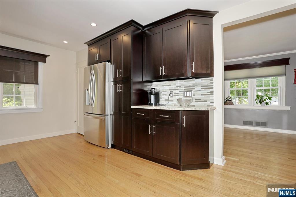 396 Burlington Road Paramus, NJ 07652 - Photo 7 of 46