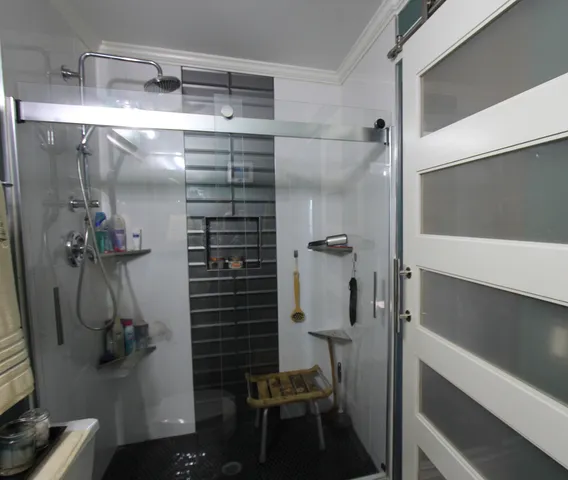 $370,000 | 98 Wiltshire Court, Schaumburg, IL 60193