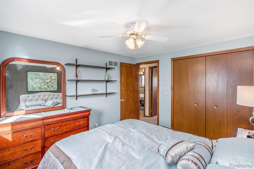 47605 Chrys Road Macomb, MI 48044 - Photo 27 of 37