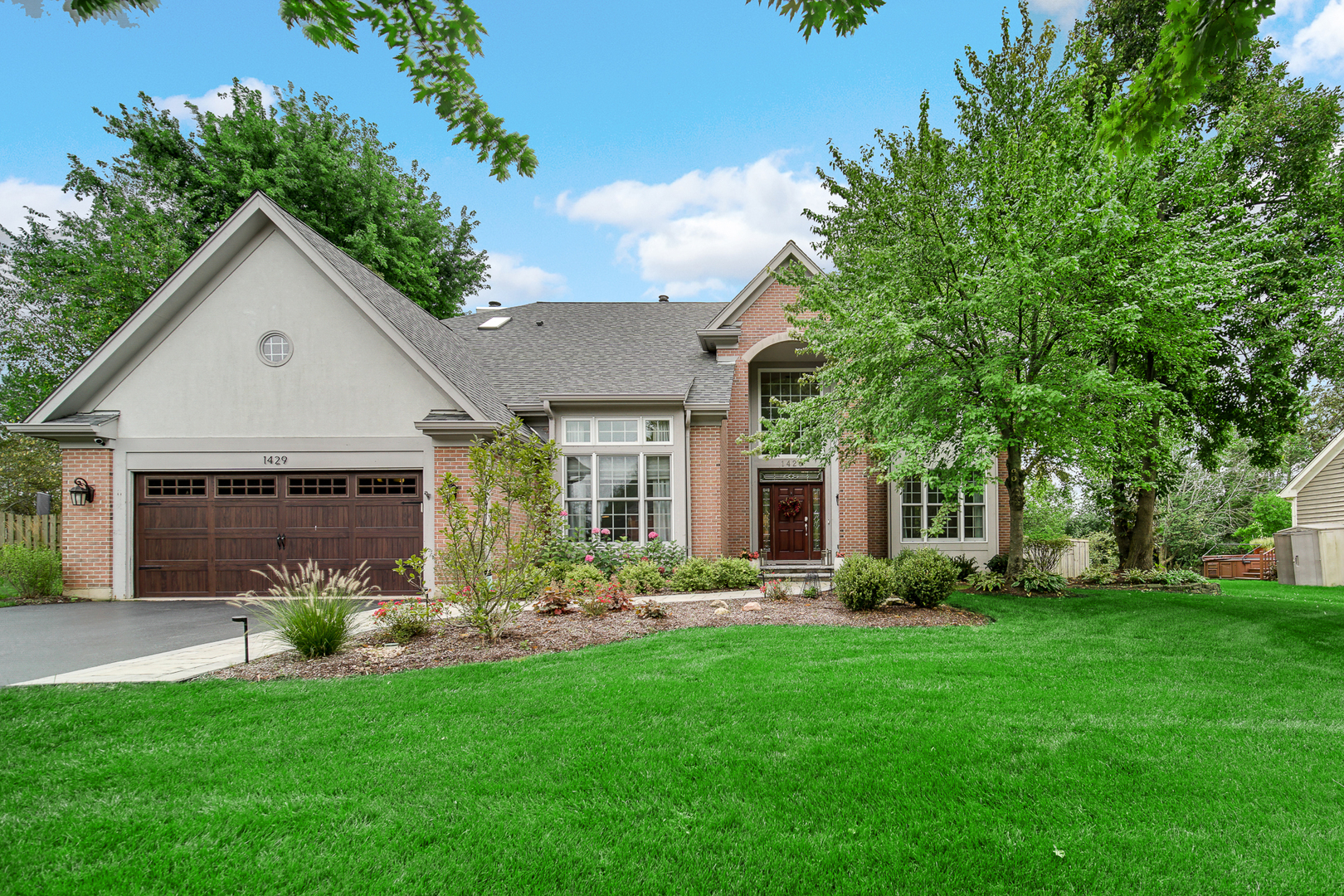 1429 Braxton Road Libertyville, IL 60048 - Photo 2 of 58 Gallery Image 2