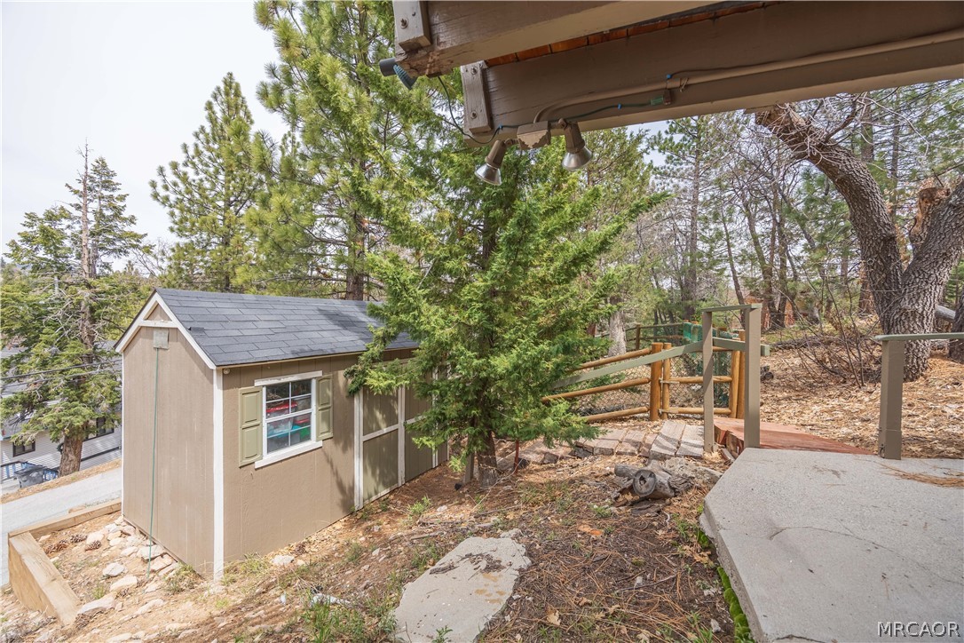 43315 Shasta Road Big Bear Lake, CA 92315 - Photo 29 of 32