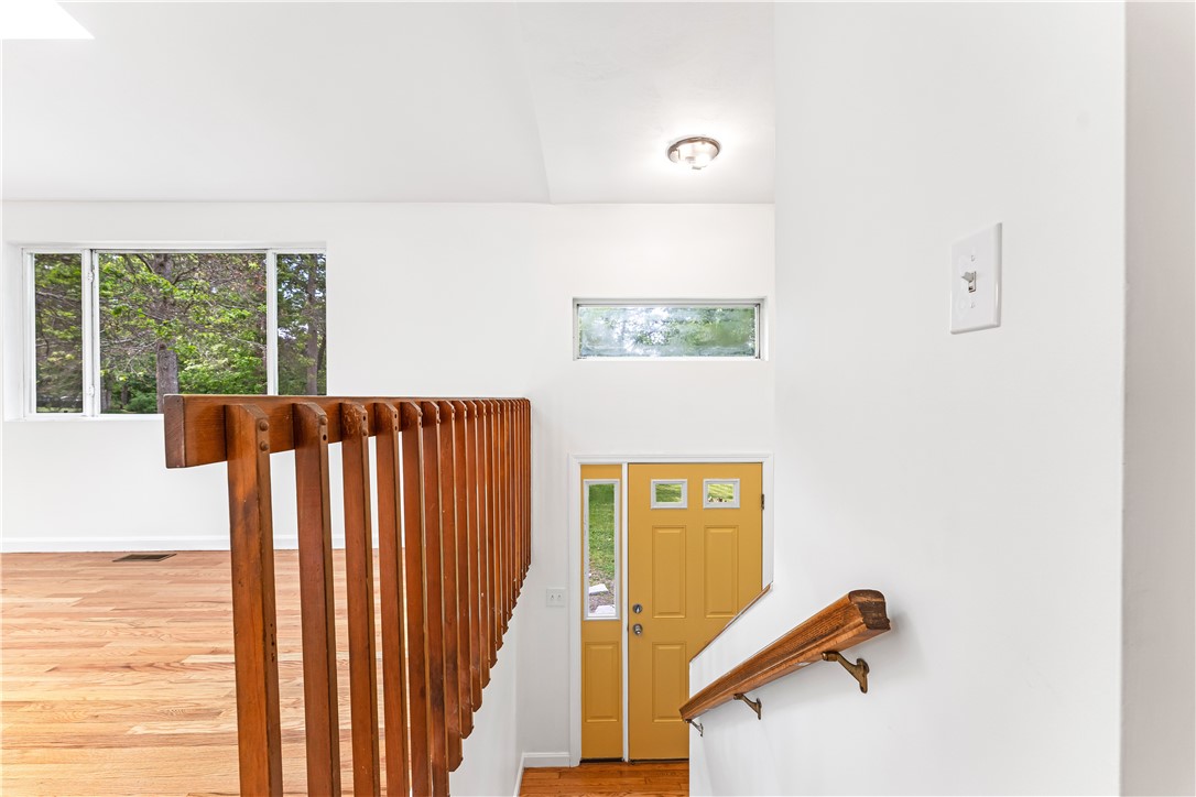 107 Huckleberry Road North Kingstown, RI 02852 - Photo 4 of 29