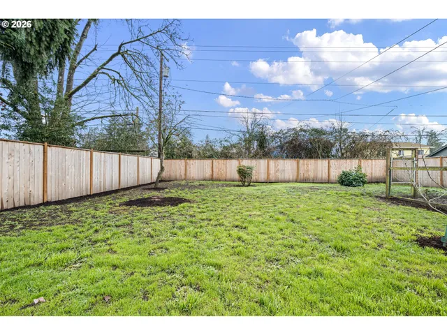 $395,000 | 1357 E Street, Springfield, OR 97477