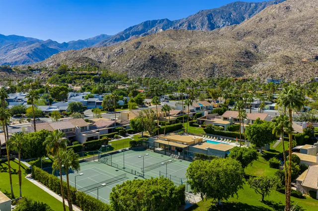 a view of a houses with a yard