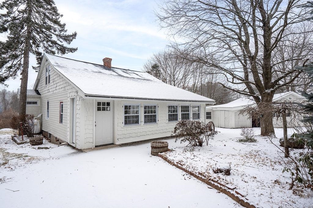 14 Martins Ferry Road Hooksett, NH 03106 - Photo 3 of 34