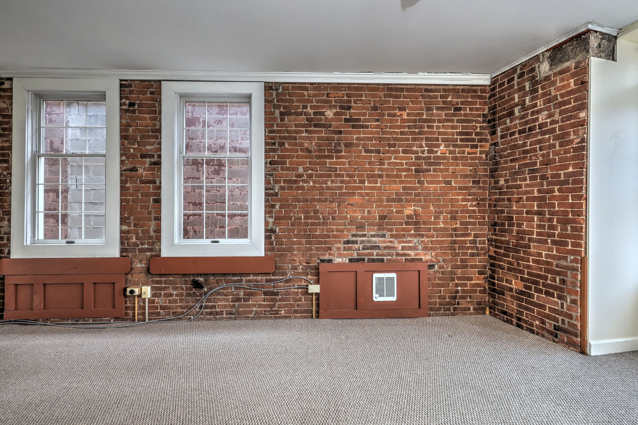 844 Grand Avenue, Unit 2 New Haven, CT 06511 - Photo 24 of 36 a view of an empty room with a window