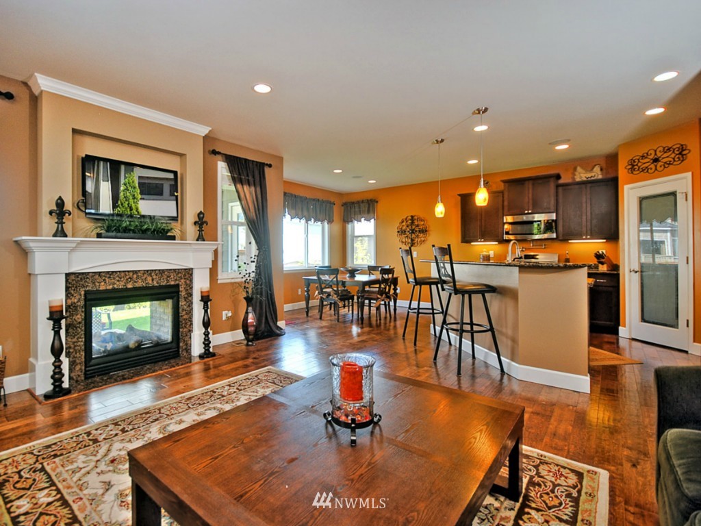 5132 Northeast 8th Street Renton, WA 98059 - Photo 2 of 24