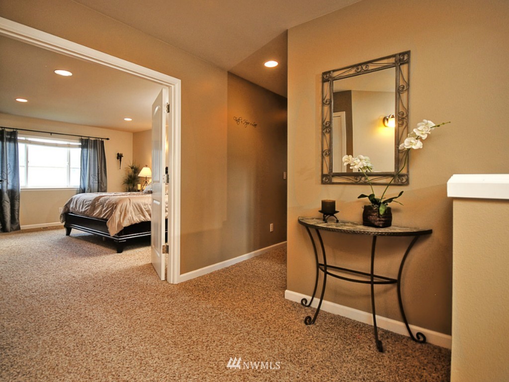 5132 Northeast 8th Street Renton, WA 98059 - Photo 14 of 24
