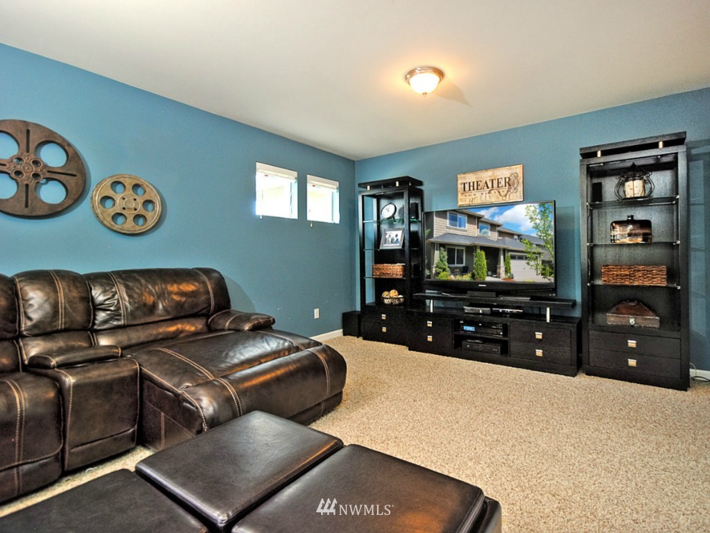 5132 Northeast 8th Street Renton, WA 98059 - Photo 16 of 24