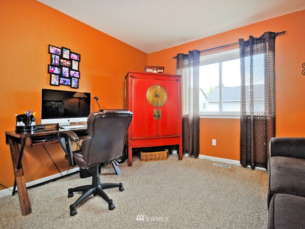 5132 Northeast 8th Street Renton, WA 98059 - Photo 17 of 24