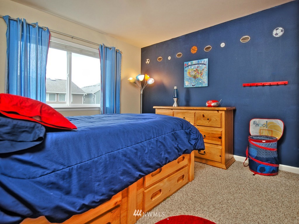 5132 Northeast 8th Street Renton, WA 98059 - Photo 19 of 24