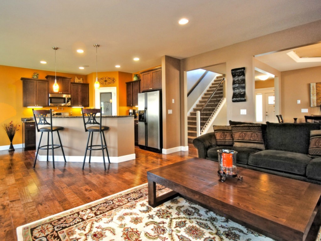 5132 Northeast 8th Street Renton, WA 98059 - Photo 4 of 24
