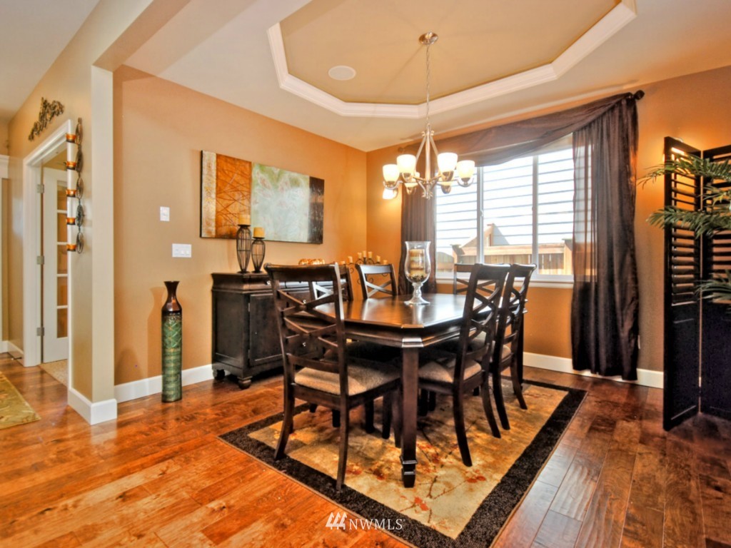 5132 Northeast 8th Street Renton, WA 98059 - Photo 8 of 24