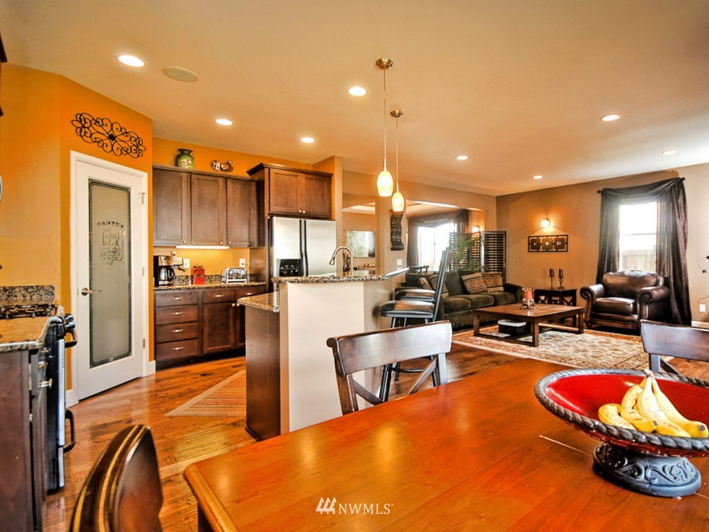 5132 Northeast 8th Street Renton, WA 98059 - Photo 9 of 24