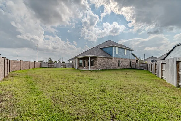 $2,600 | 21606 Wave Holw Drive, Cypress, TX 77433