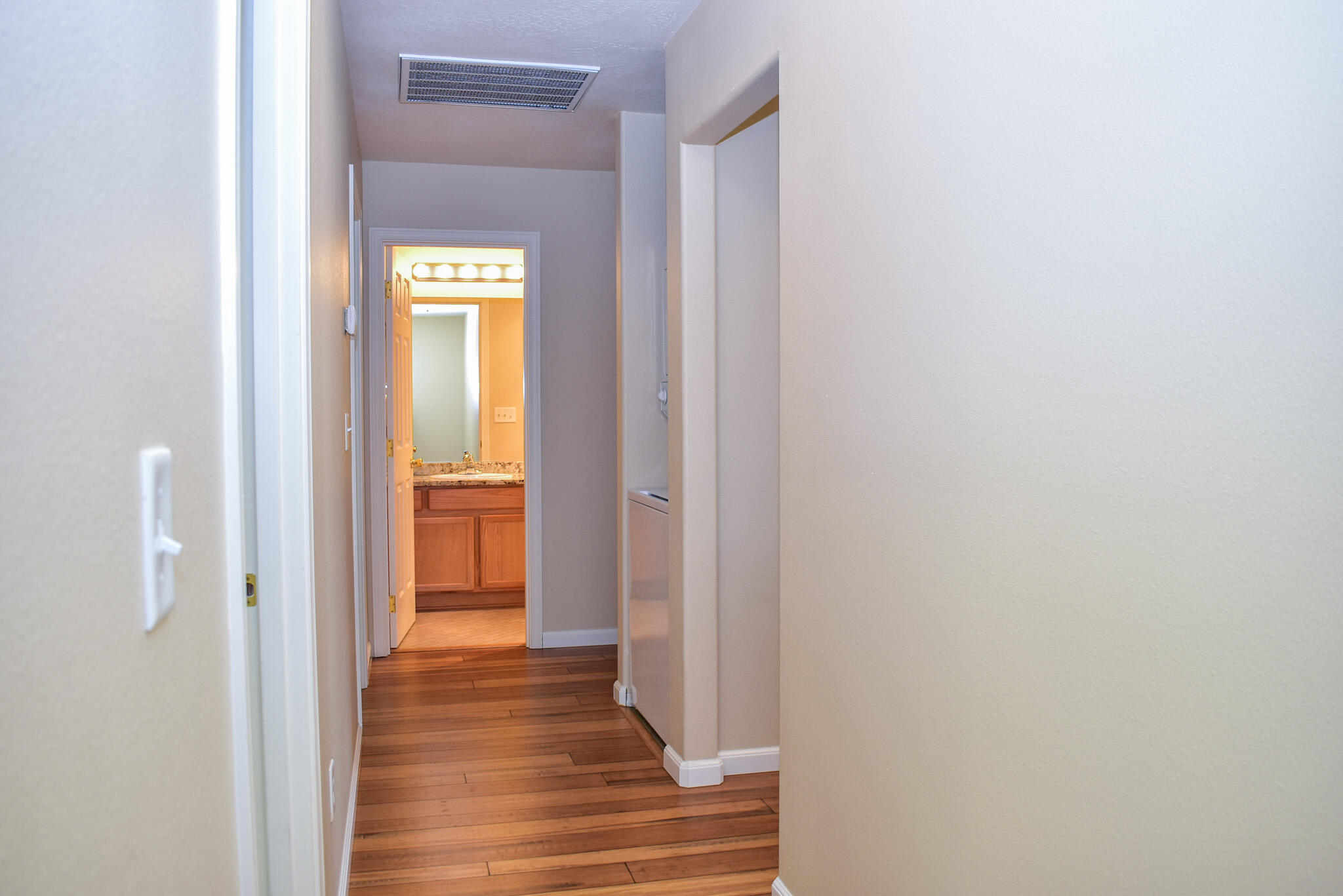 3015 Merriman Road, Unit 2 Medford, OR 97501 - Photo 13 of 19 DSC_0304