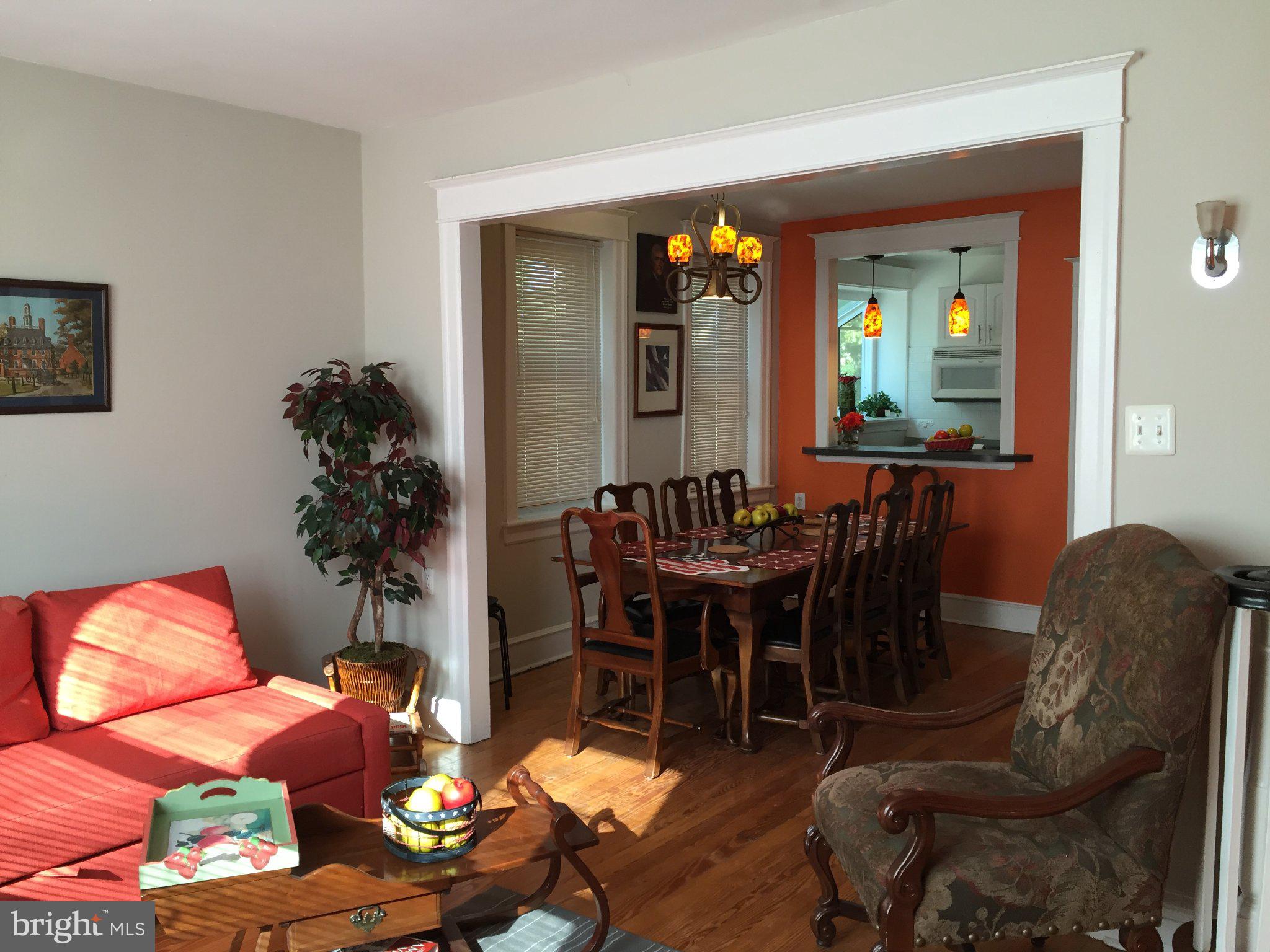 527 South 7th Street, Unit 1 Philadelphia, PA 19147 - Photo 9 of 11 Charming open-concept living space.