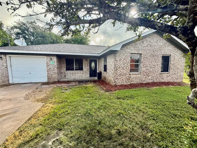 $149,900 | 307 2nd Street, Van Vleck, TX 77482