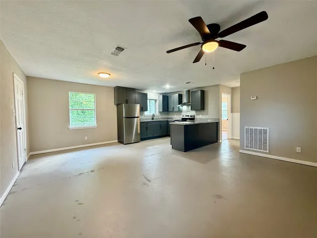 $149,900 | 307 2nd Street, Van Vleck, TX 77482