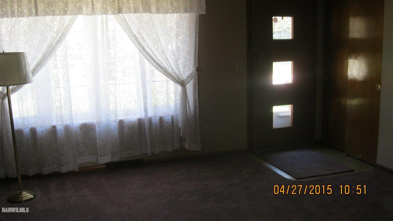 2115 West Middlebury Road Freeport, IL 61032 - Photo 3 of 16 Gallery Image 3