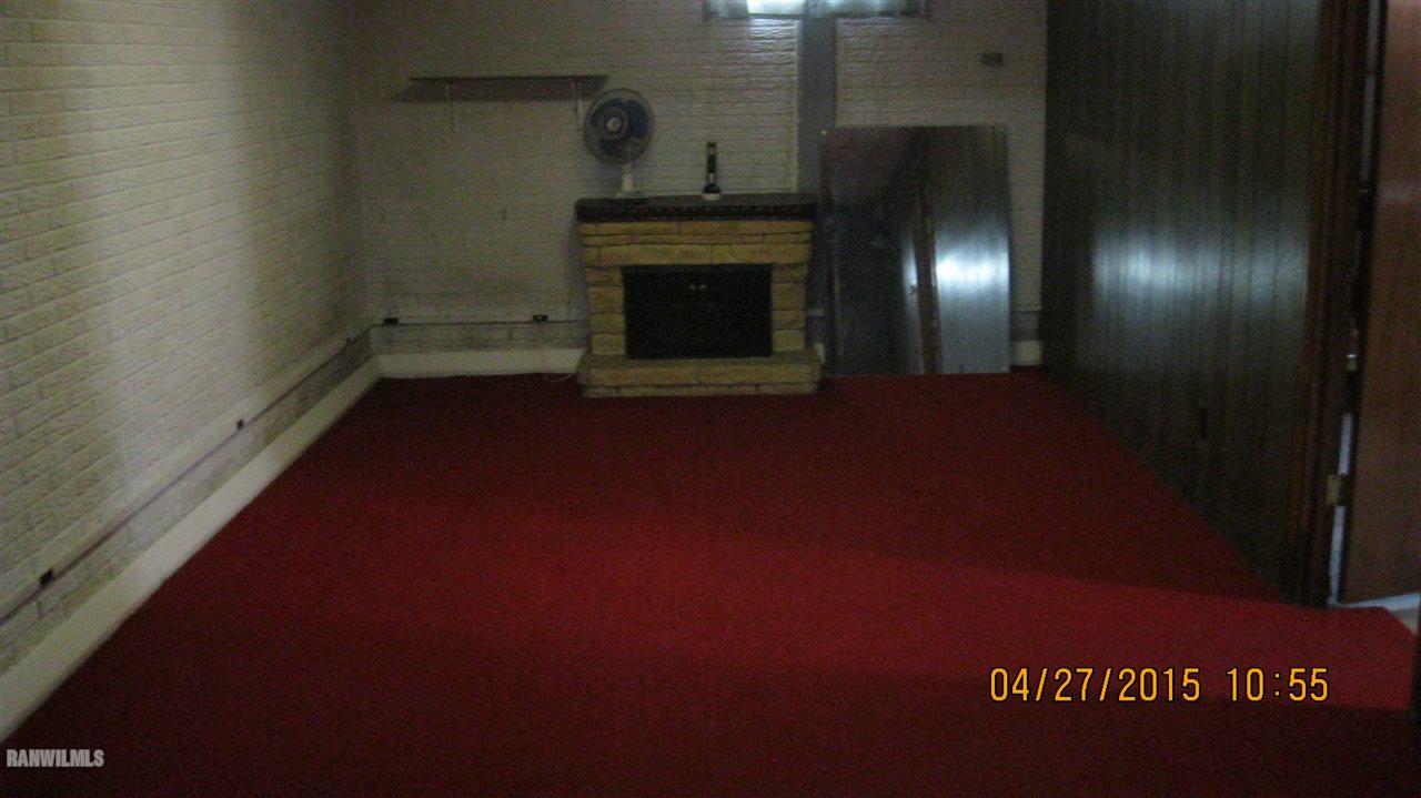 2115 West Middlebury Road Freeport, IL 61032 - Photo 8 of 16 Gallery Image 8