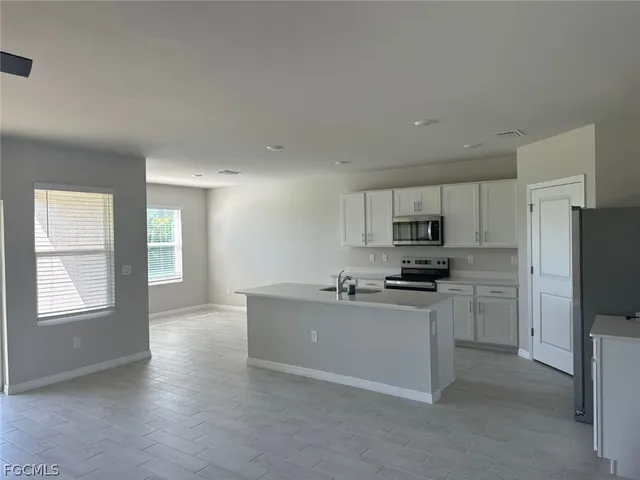 $2,400 | 522 Northwest 7th Street, Cape Coral, FL 33993