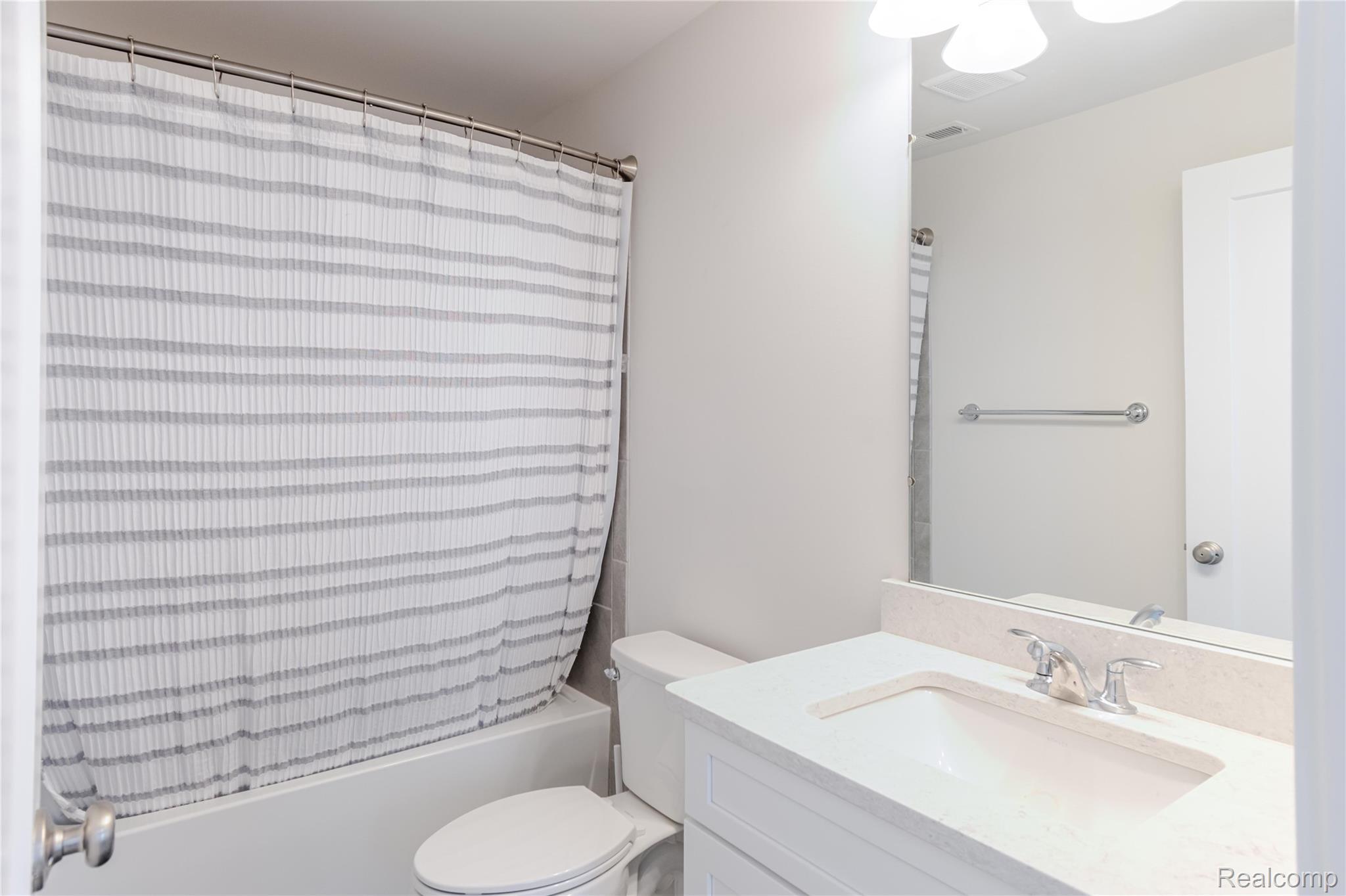 2963 Aughton Road Ann Arbor, MI 48105 - Photo 10 of 46 2963 Aughton-12.jpg