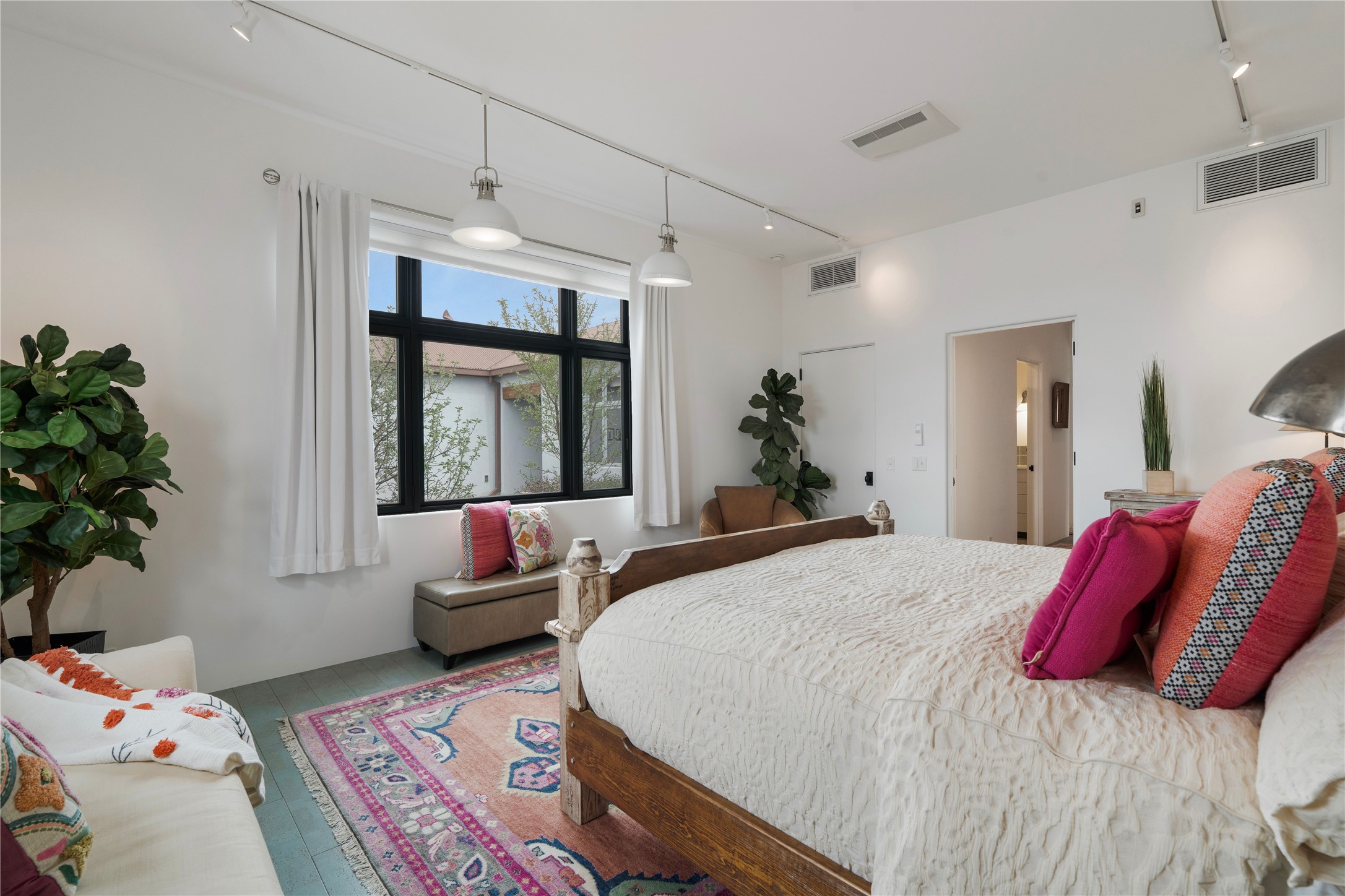86 Droege Road Santa Fe, NM 87508 - Photo 26 of 37 Casita Bedroom